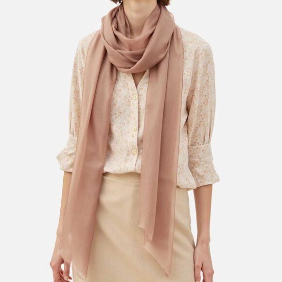 NWOT Ovcio Cashmere Featherlight Scarf in Mocha - Picture 13 of 13